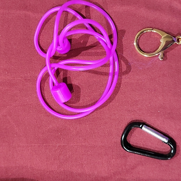 SILICONE CASE FOR AIRPODS + FURBALL - Picture 4 of 4